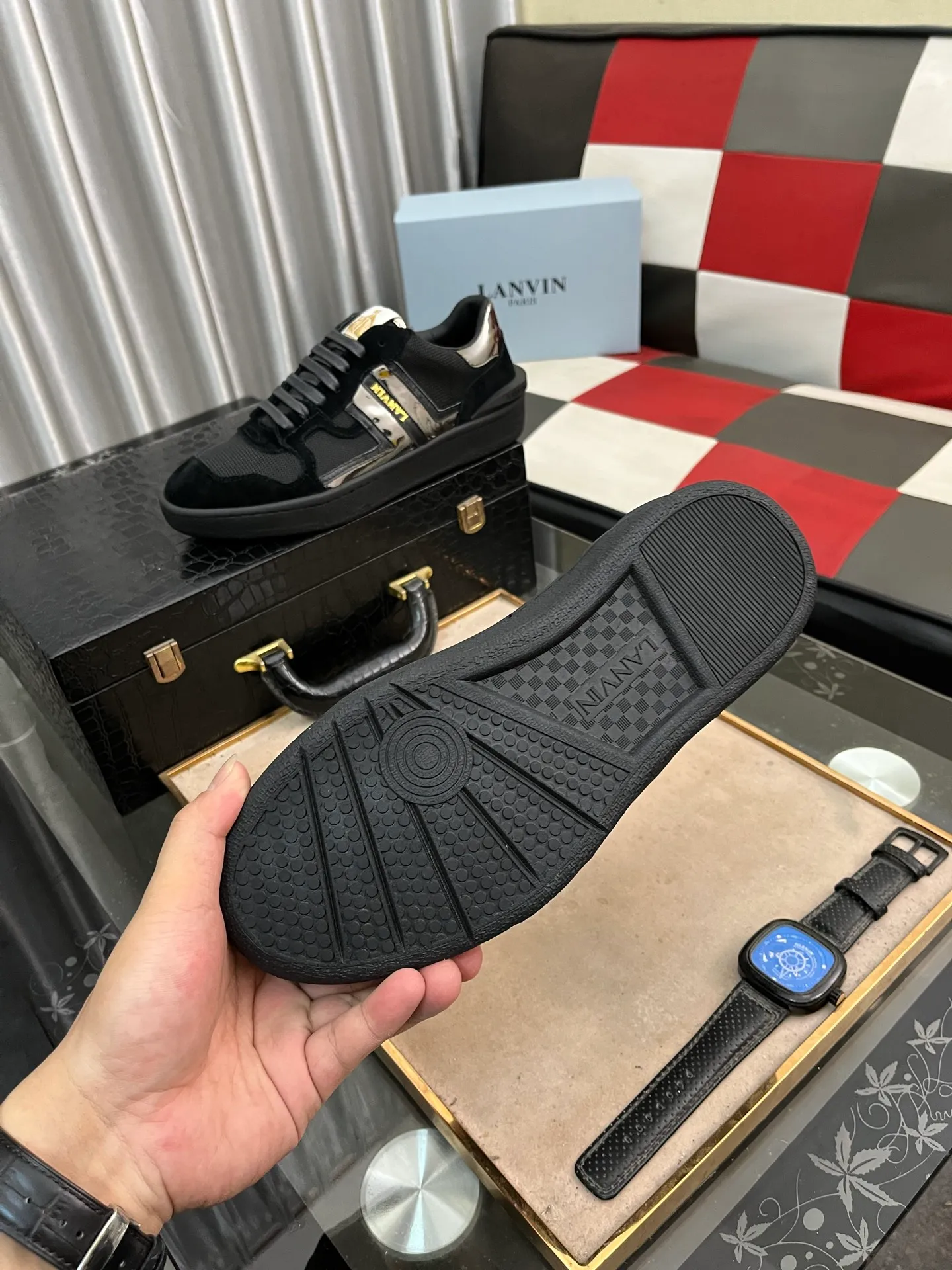 Men's men's shoes 💰540⌚️⌚️❗️Lanvin# Lanvin spring and summer series new colors latest lace up fashion casual forrest shoes running shoes ~ bumpr high quality couple series‼ ️ The latest trendy products of the season 🌈Many bloggers have started buying original models and custom-made them. The uppers are made of nubuck leather. They are very versatile, fashionable and casual, and are comfortable on the feet. Recommended for personal use! The original molded rubber backing with clear logo is wear-resistant. Standard code for couples: female code 35~40, male code 38-45